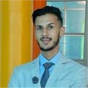 Les étudiants et aux gens qui veulent apprendre la langue française